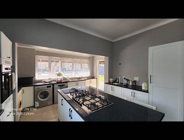 4 BEDROOM FREESTANDING FOR SALE IN SCOTTSVILLE